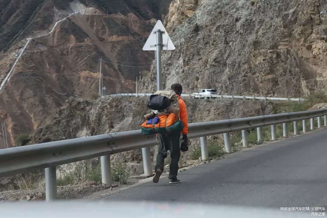 背包旅行，这种最直接的行走方式，在行走中与自己、与自然、与生命对话的方式， 无不是一种修行