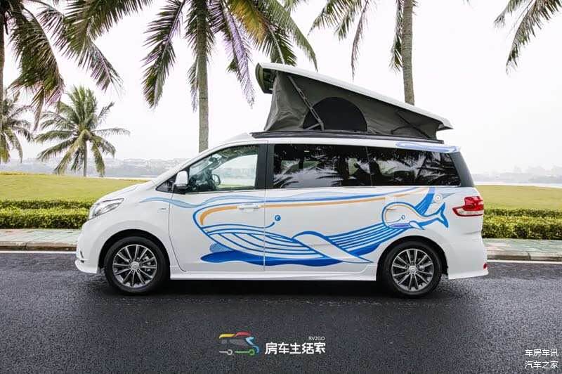 上汽大通RG10升顶露营房车