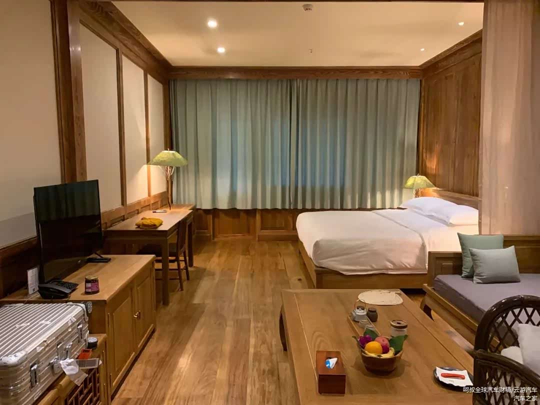 刚开业的松赞如美山居，我们就成了首批体验客人