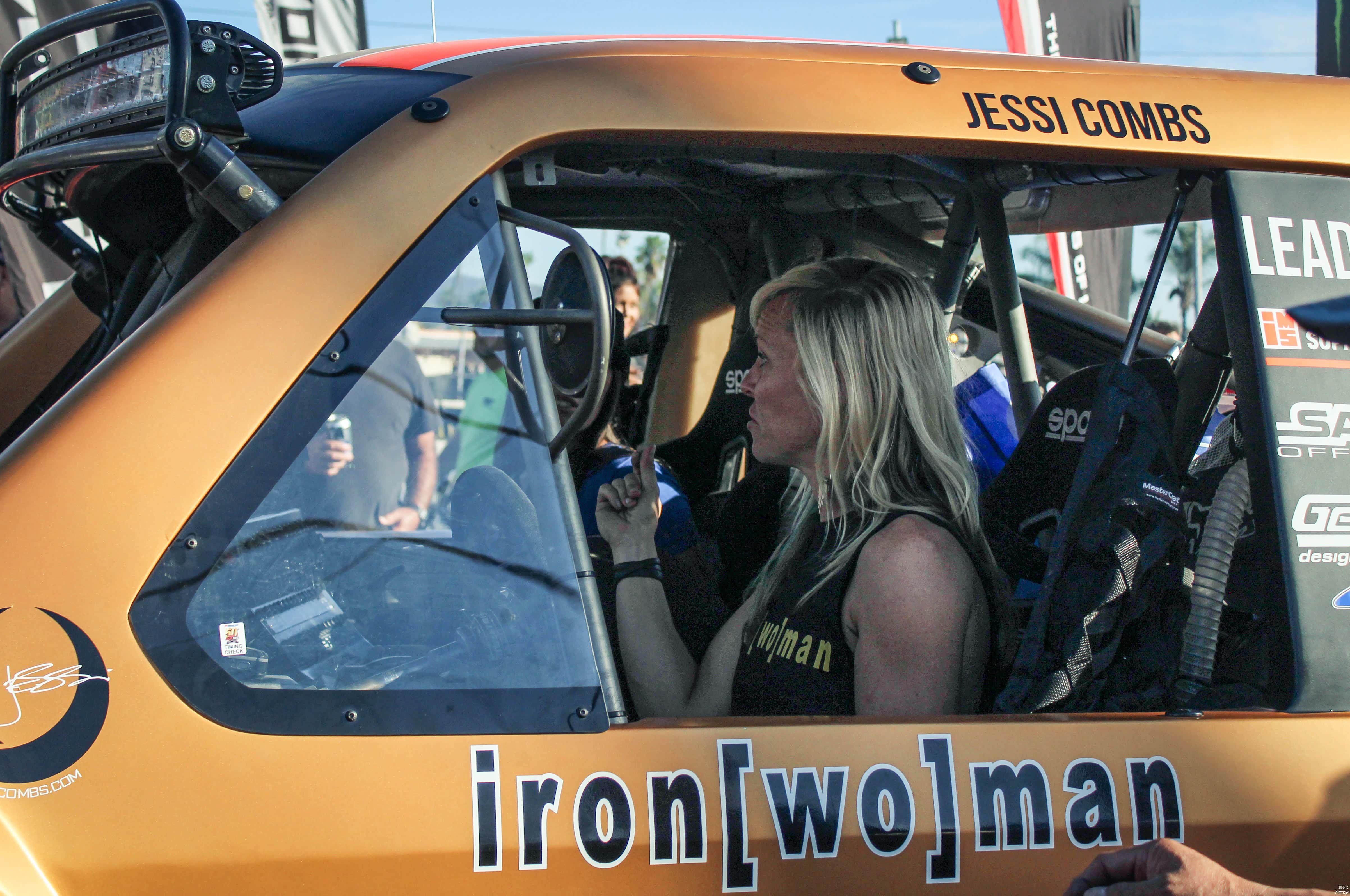 比赛中也不乏女车手