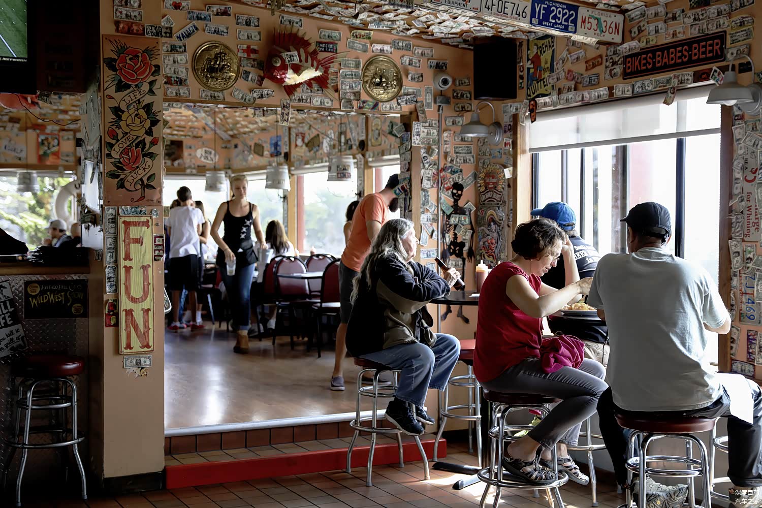 Gualala（瓜拉拉）小镇周边有着很棒的海边牧场，也是一路过来见到的相对较大的城市。