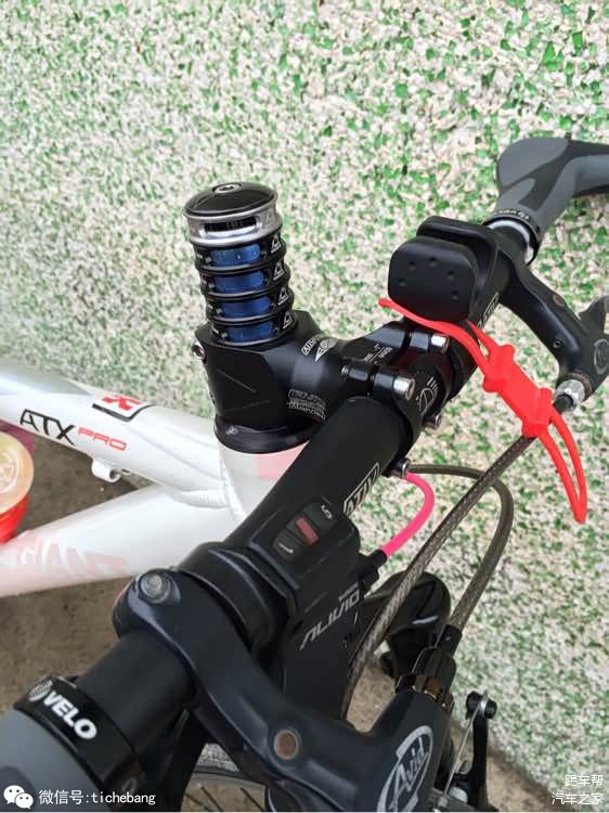 图片来自吧友“七号轻量”，特殊原因没有截管，真怕他戳到自己