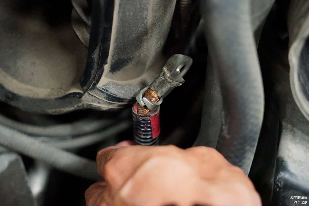 刚才说的被弯了90°的线头